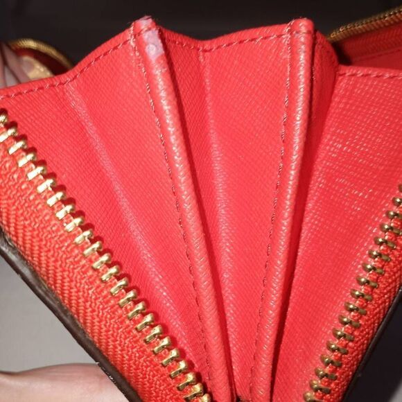 Coach Peyton Signature Accordion Zip Wallet Red & Tan W/Dust Bag GUC. - Picture 9 of 14